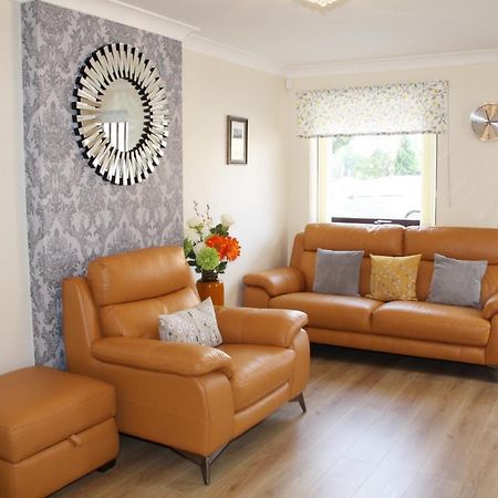 City Centre Town House With Riverside Views And Free Parking 1Bak York Buitenkant foto