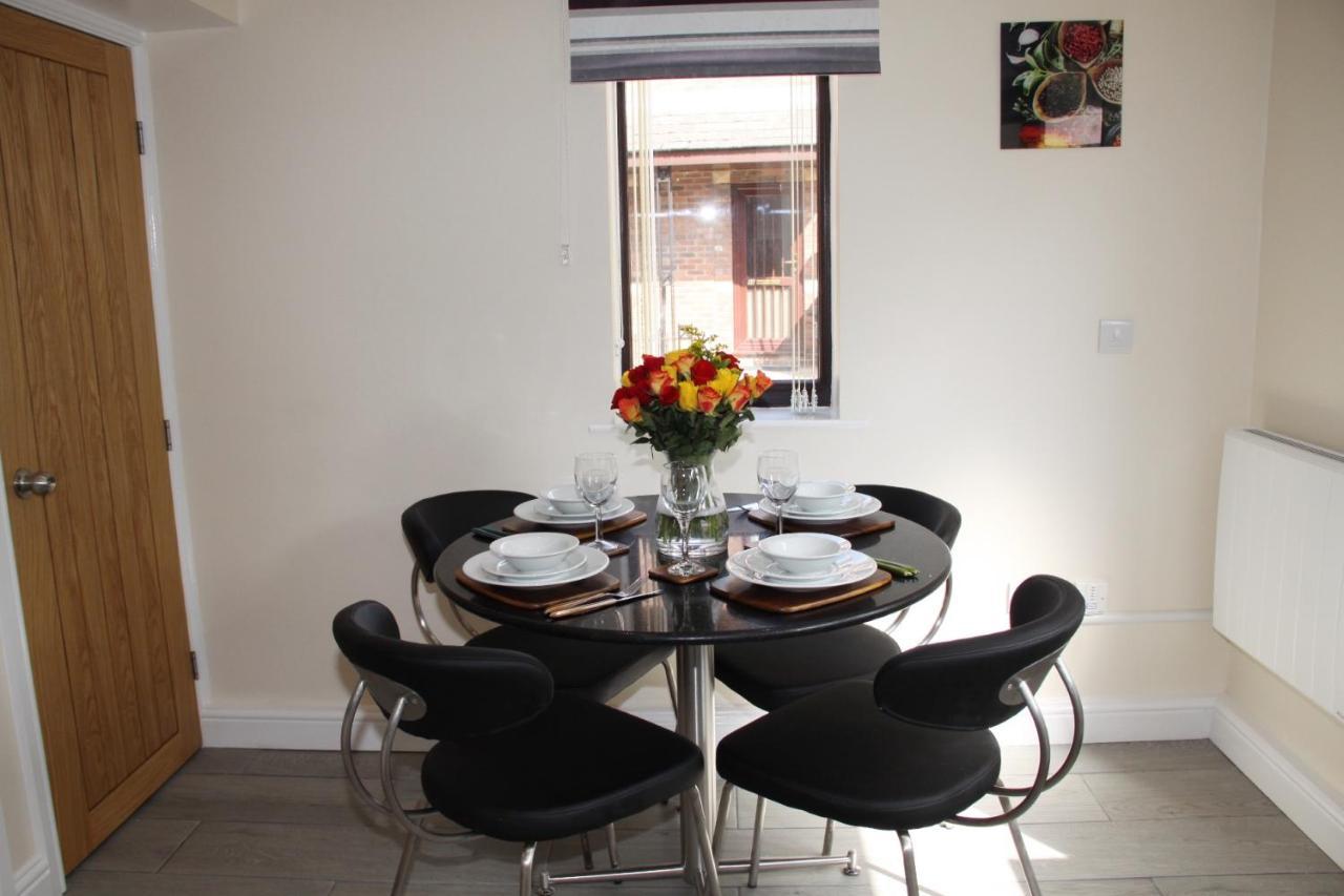 City Centre Town House With Riverside Views And Free Parking 1Bak York Buitenkant foto