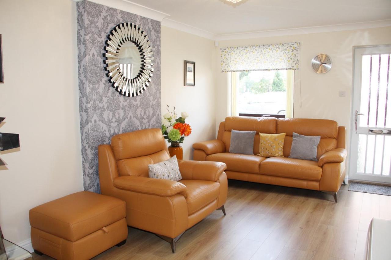 City Centre Town House With Riverside Views And Free Parking 1Bak York Buitenkant foto