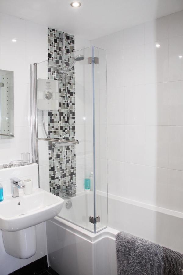 City Centre Town House With Riverside Views And Free Parking 1Bak York Buitenkant foto